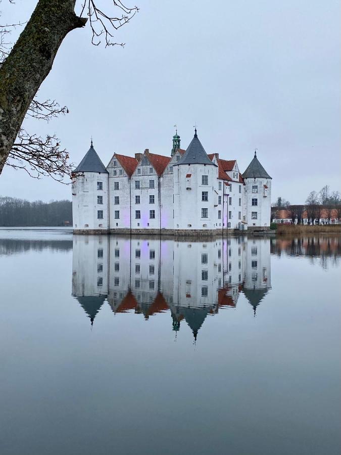 Zentrumsnahe Schoene Altbauwohnung Bis 4 Personen Flensborg Eksteriør billede